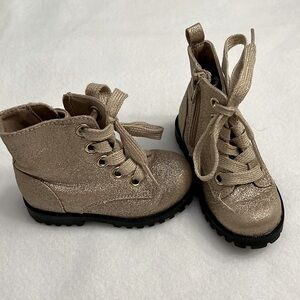 Good condition-Non-marking shimmering gold boots side zipper